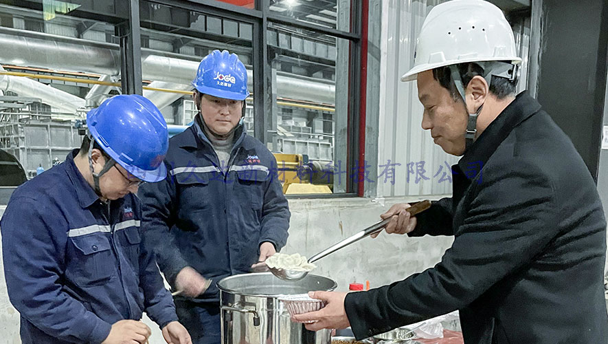 致敬深夜奋斗的122cc太阳集成游戏人