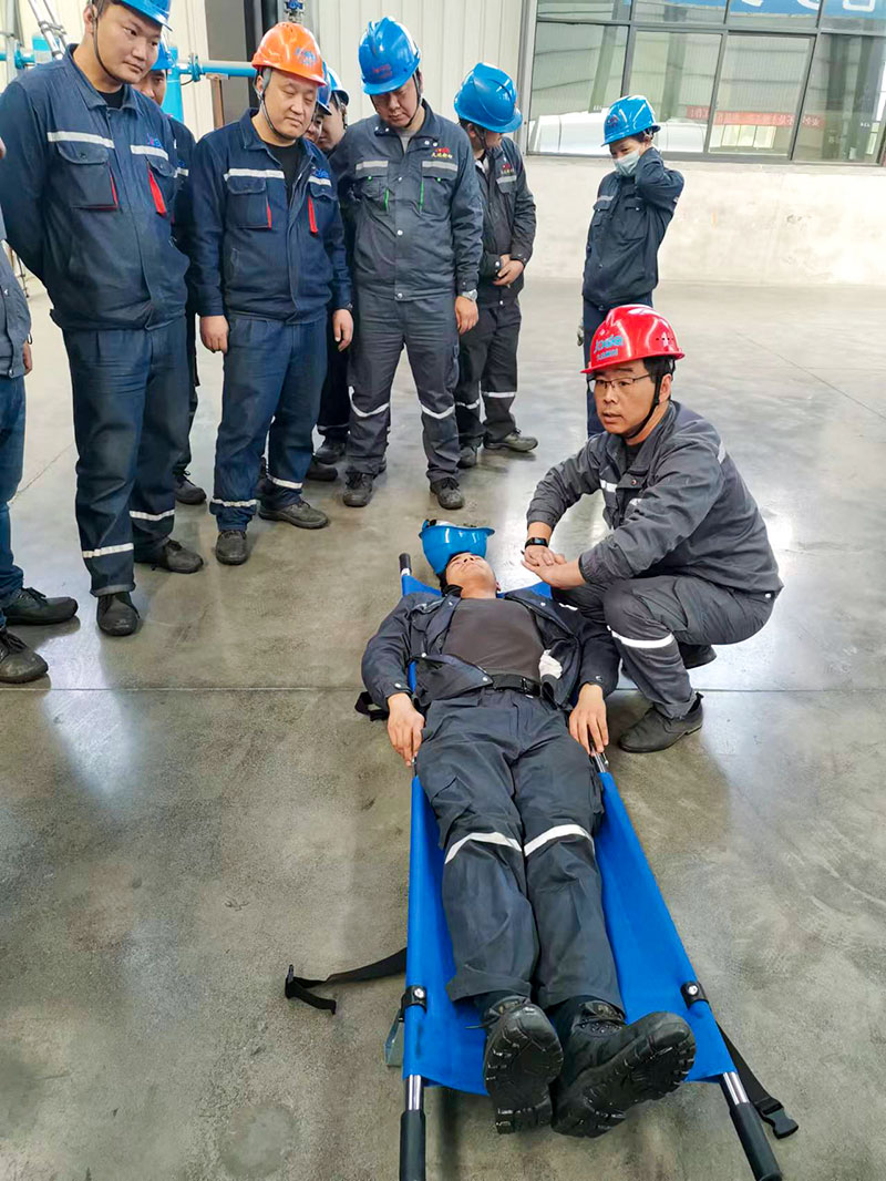 122cc太阳集成游戏新材有限空间应抢救援处理演练
