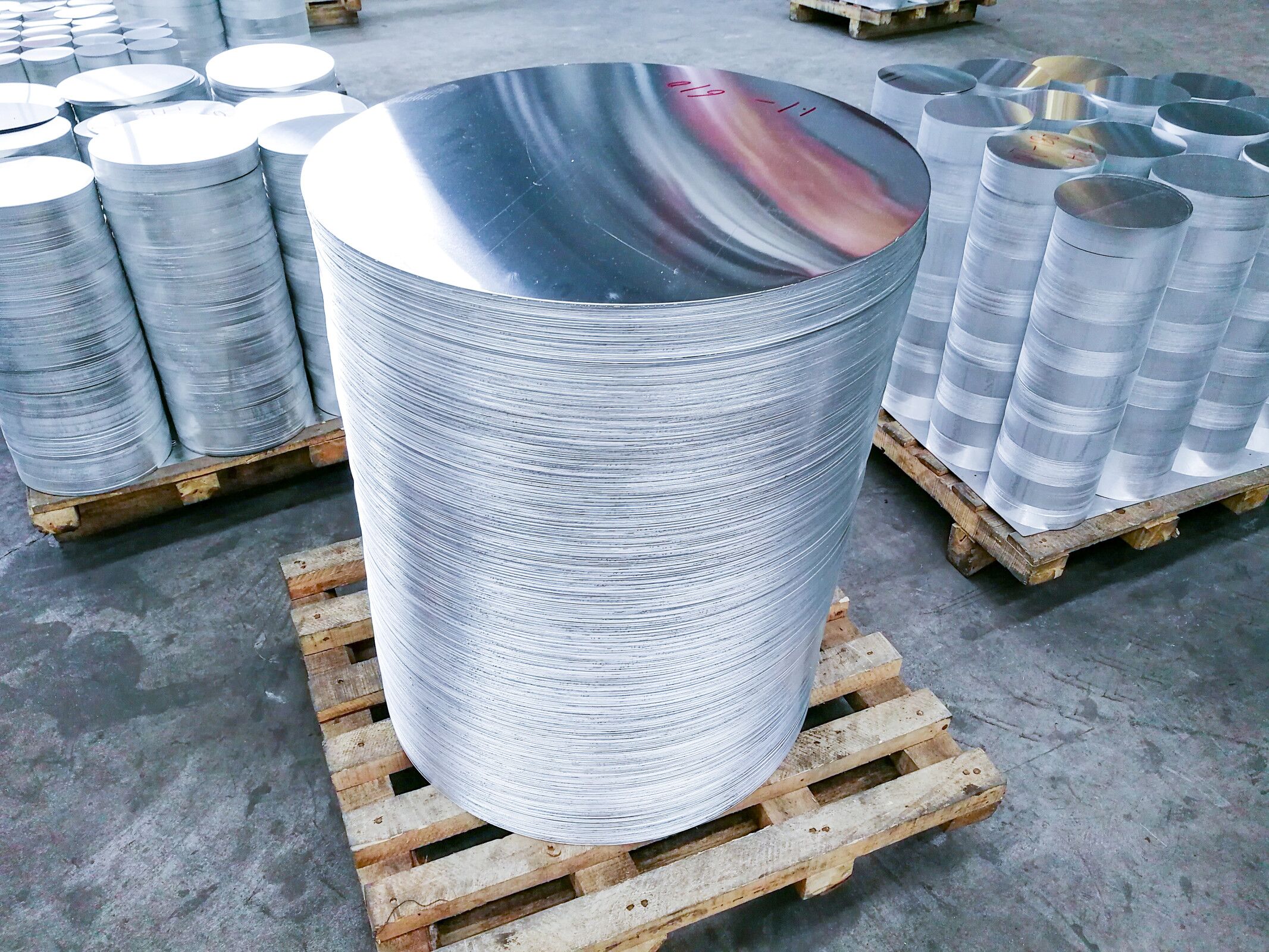 影响冲压铝圆片产品价钱的因素都有哪些