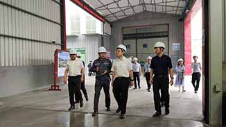 省委政研室副主任、、、刷新办副主任古智猛一行到访122cc太阳集成游戏新材