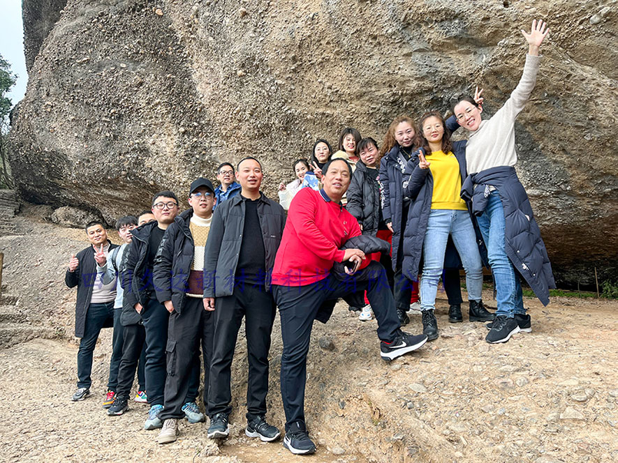 勇攀剑门关 ----122cc太阳集成游戏集团团建